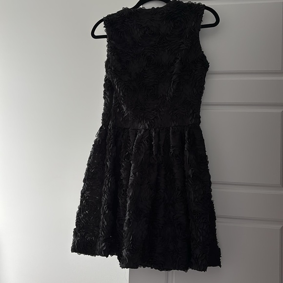 Von Vonni Patterned Floral black mini dresss Sz Medium - Picture 16 of 17